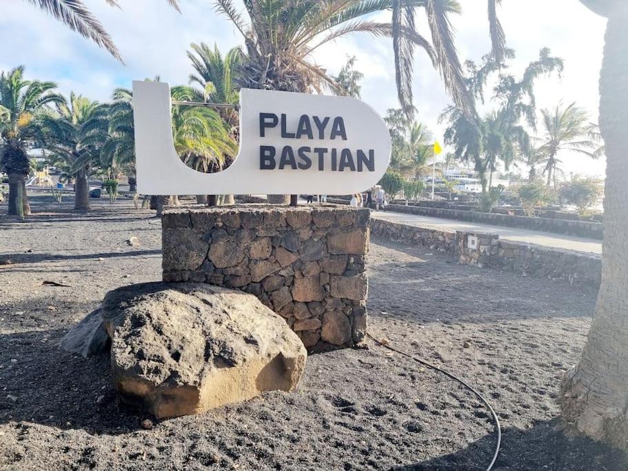 Playa Bastian First Line Of The Sea Apartman Costa Teguise Kültér fotó