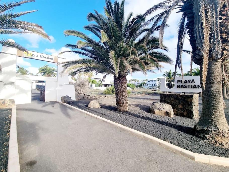 Playa Bastian First Line Of The Sea Apartman Costa Teguise Kültér fotó